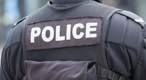 5 arrested after firearms-related search warrant closes highway in BC’s Southern Interior